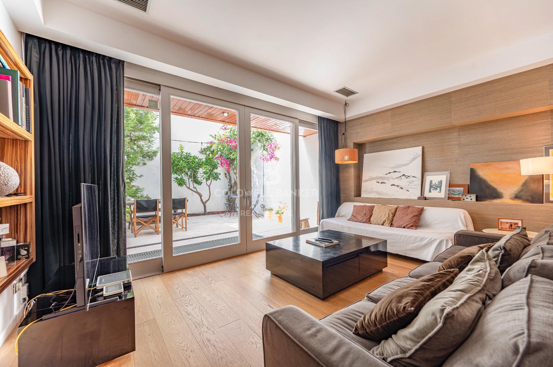 Luminoso duplex de 176m2  construidos, con terraza de 32m2, en Vila de Gracia.