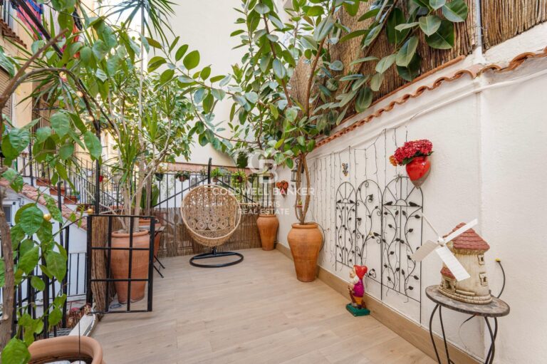 200 m² Triplex with Two Private Terraces and Private Lift in a Period Building near Montjuïc