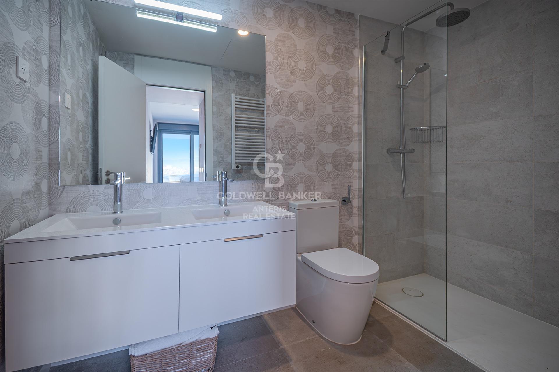 New development penthouse with two parking spaces, a storage room, and a communal area with a swimming pool