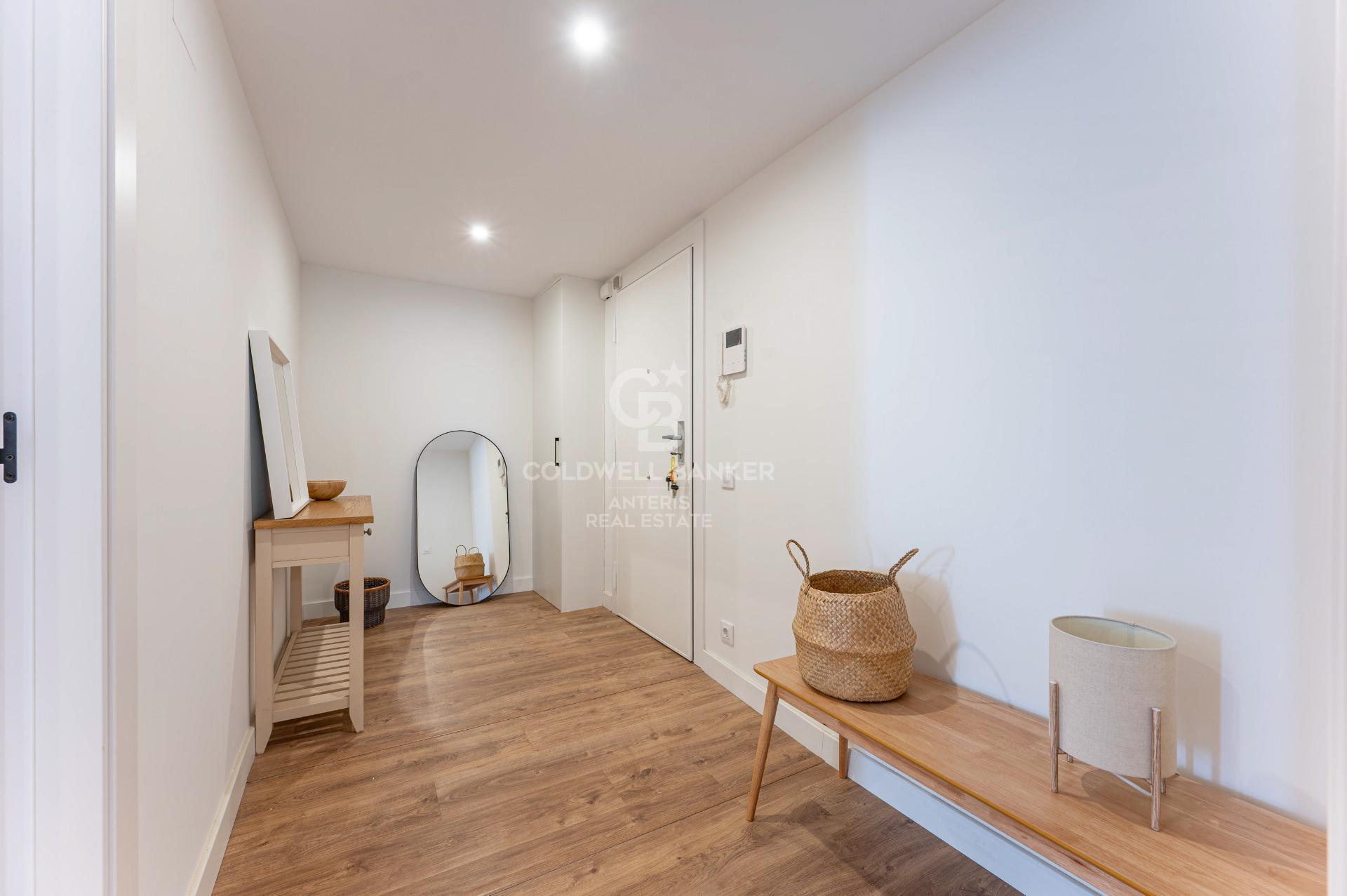Vivienda recién reformada con trastero en finca con servicio de conserjería.