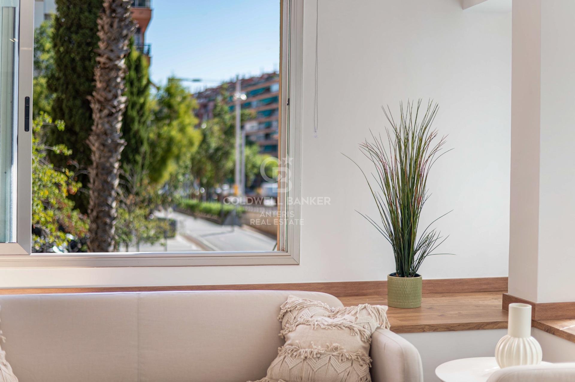 Vivienda recién reformada con trastero en finca con servicio de conserjería.