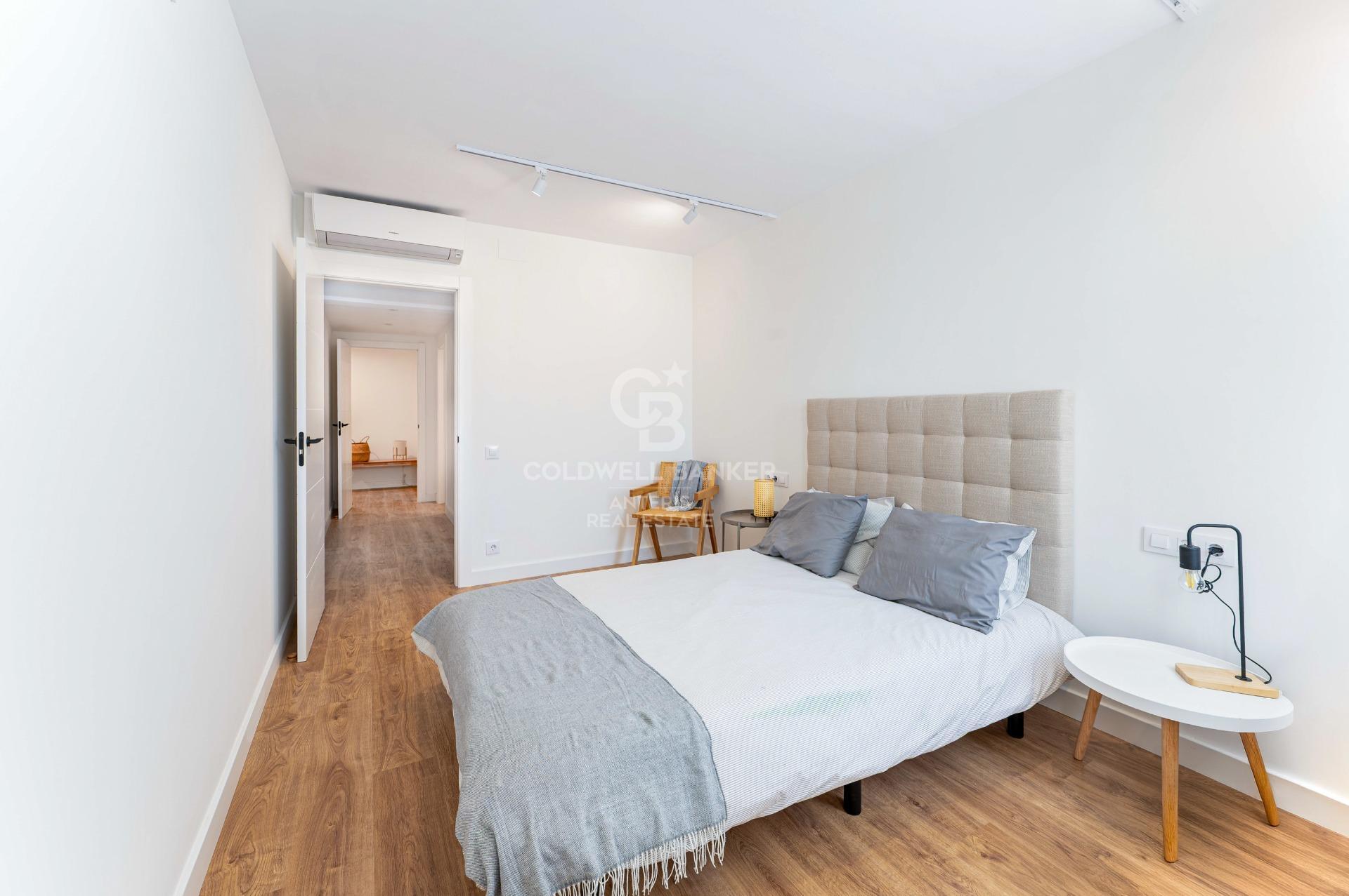 Vivienda recién reformada con trastero en finca con servicio de conserjería.