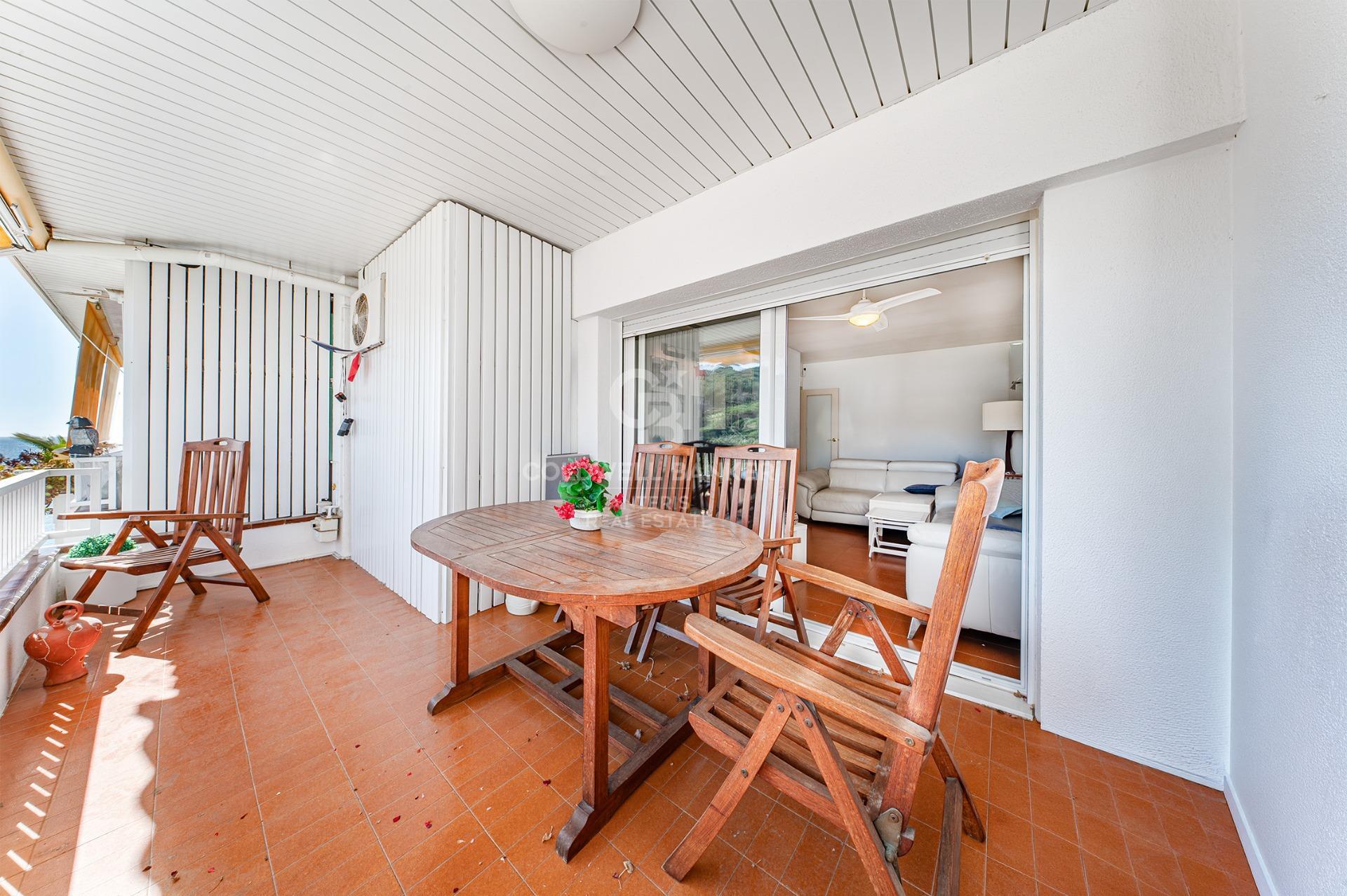 Piso alto en venta en primera línea de mar en Playa de Fenals, Lloret de Mar