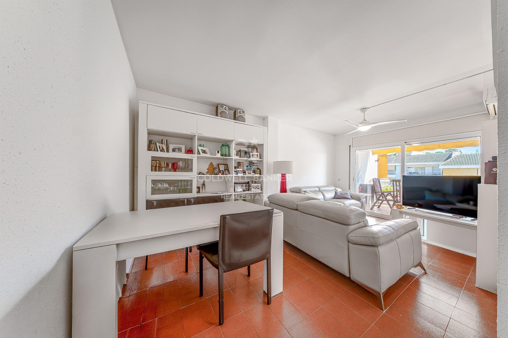 Piso alto en venta en primera línea de mar en Playa de Fenals, Lloret de Mar