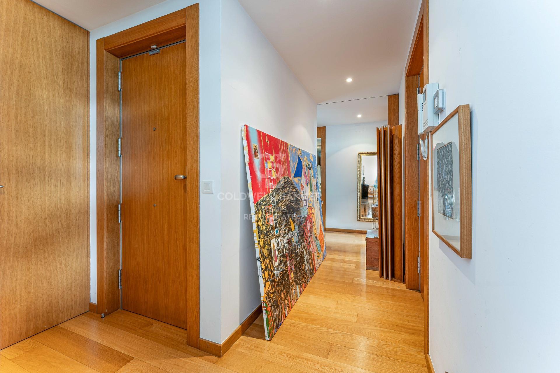 Penthouse z tarasem, prywatnym basenem i miejscem parkingowym