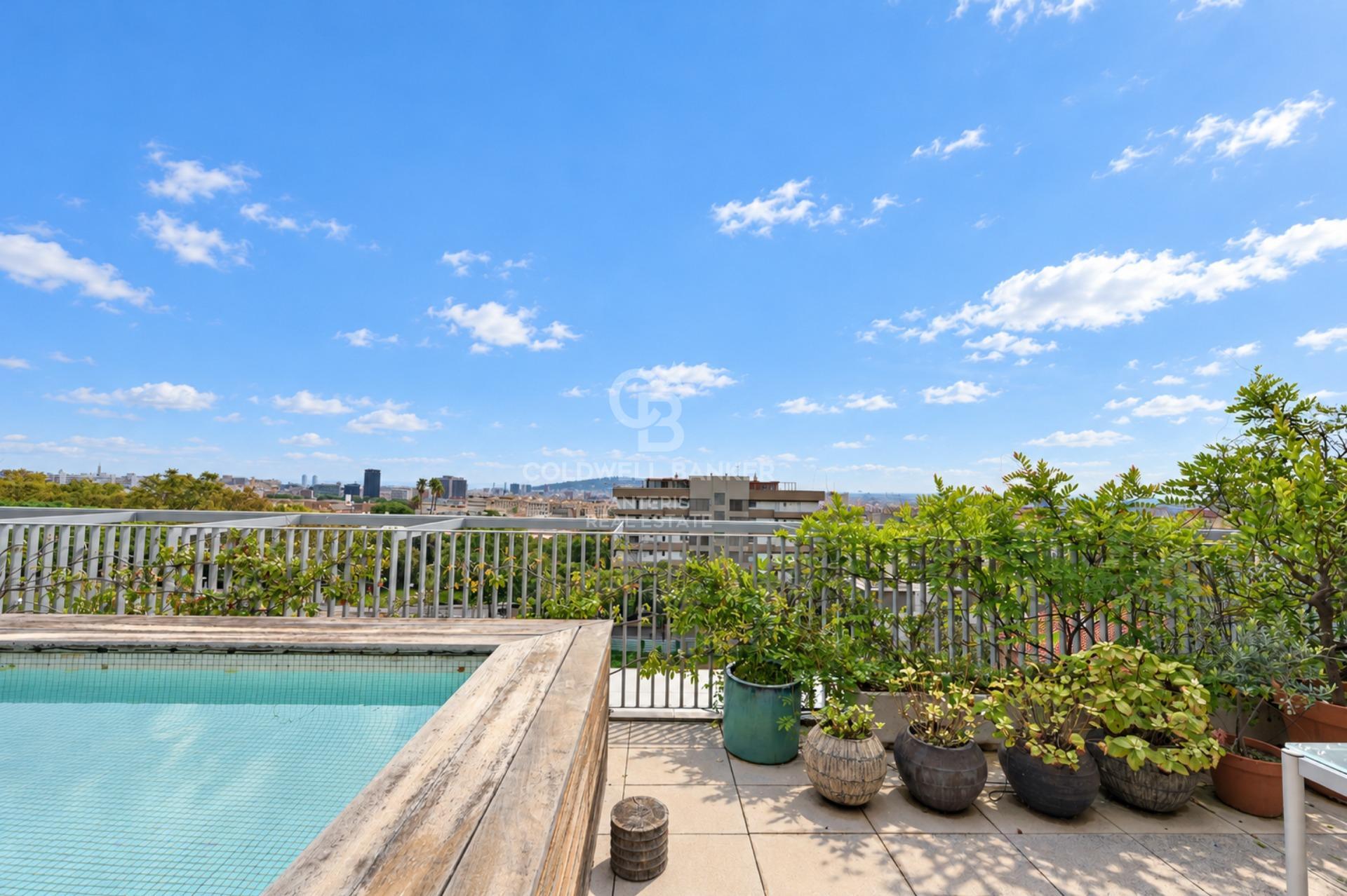 Penthouse z tarasem, prywatnym basenem i miejscem parkingowym