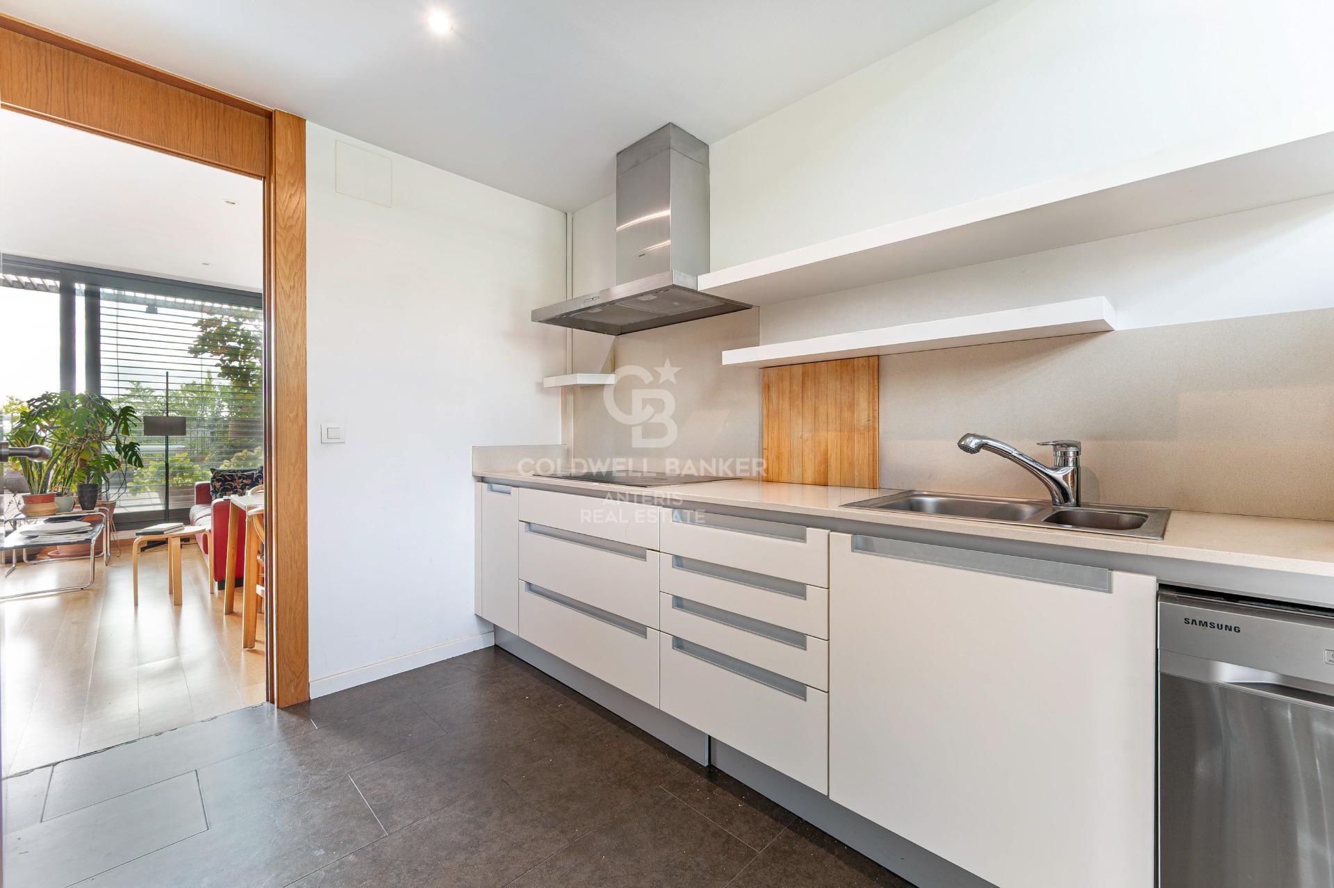 Penthouse z tarasem, prywatnym basenem i miejscem parkingowym