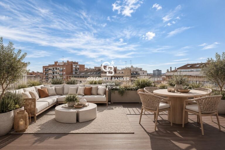 Luxury Penthouse with Two Terraces and Exceptional Views