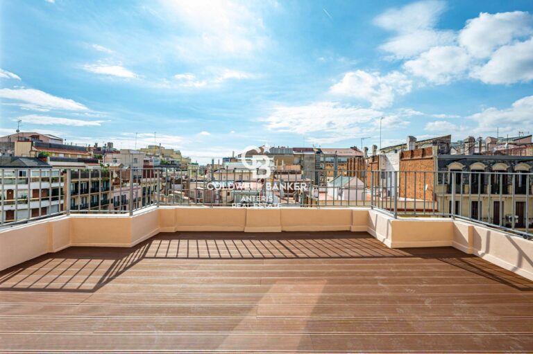 Luxury Penthouse with Two Terraces and Exceptional Views
